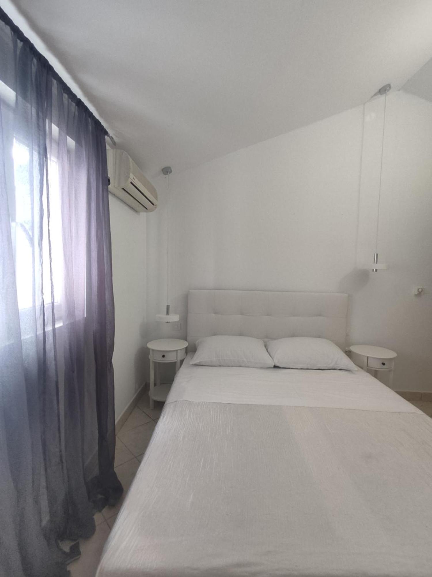 Apartments Villa Dalmatina Vodice Bagian luar foto
