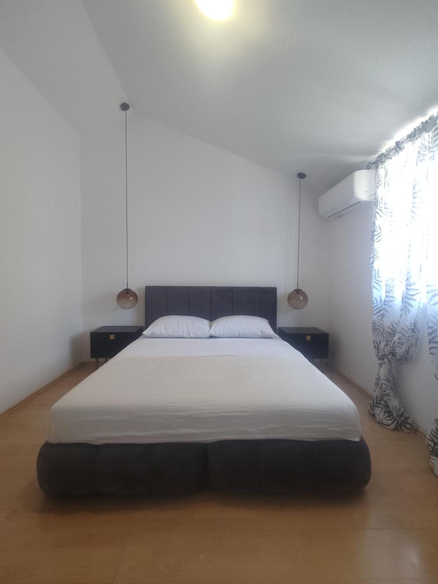 Apartments Villa Dalmatina Vodice Bagian luar foto