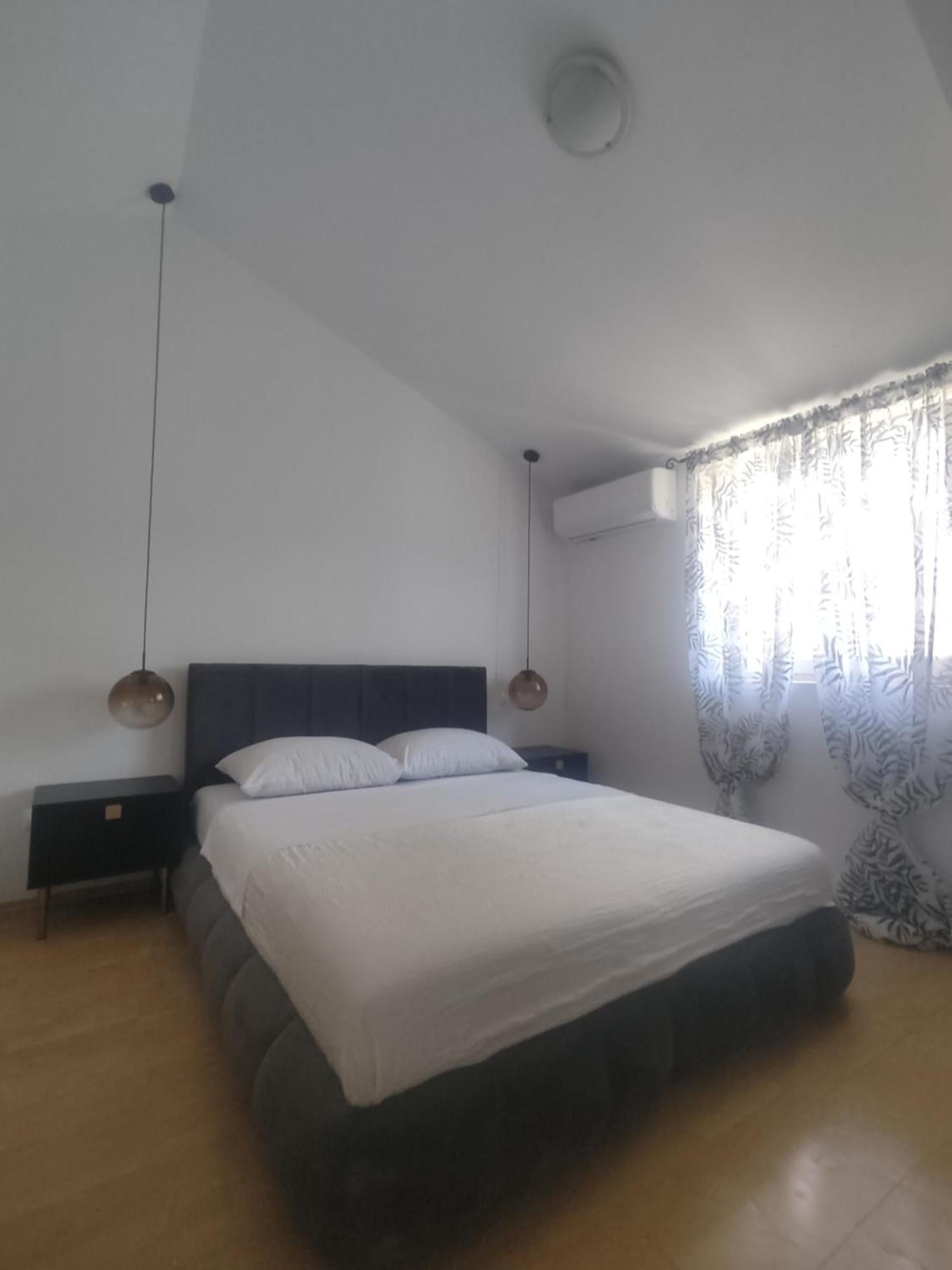 Apartments Villa Dalmatina Vodice Bagian luar foto