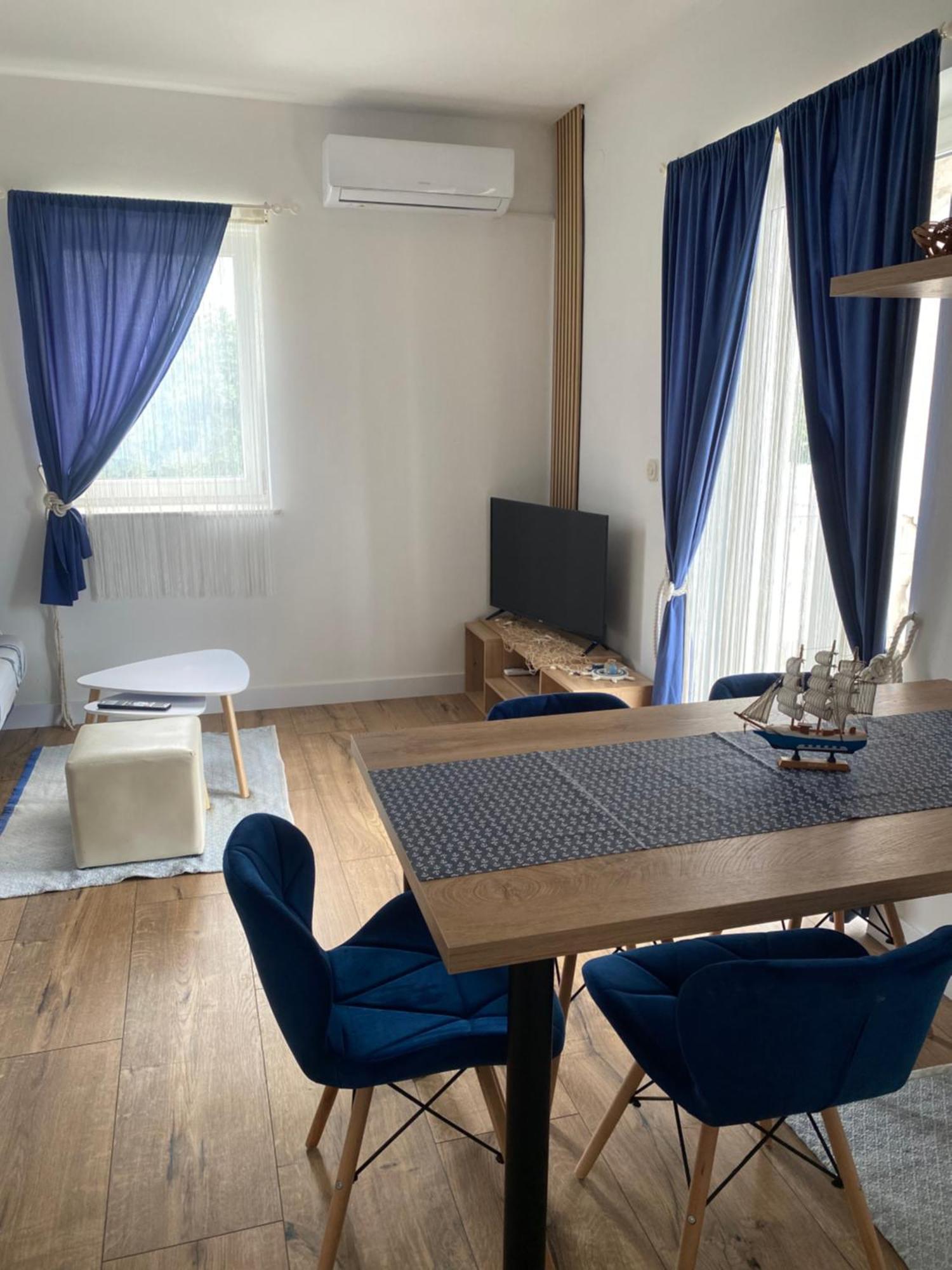 Apartments Villa Dalmatina Vodice Bagian luar foto
