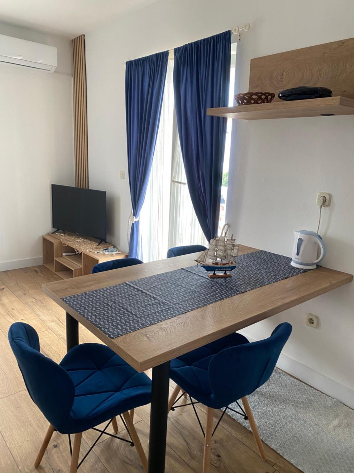 Apartments Villa Dalmatina Vodice Bagian luar foto