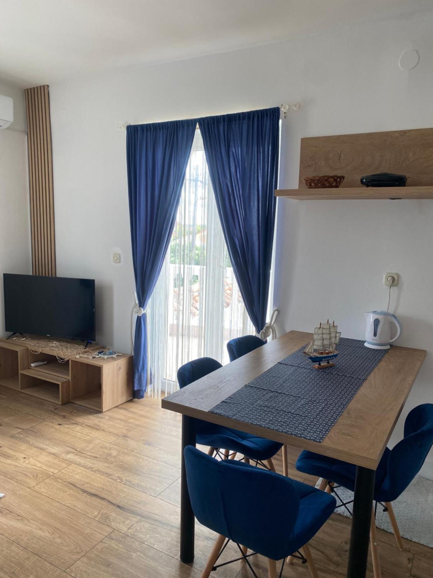 Apartments Villa Dalmatina Vodice Bagian luar foto