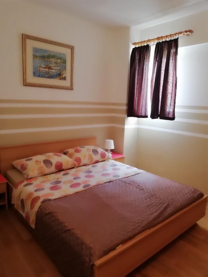 Apartments Villa Dalmatina Vodice Bagian luar foto